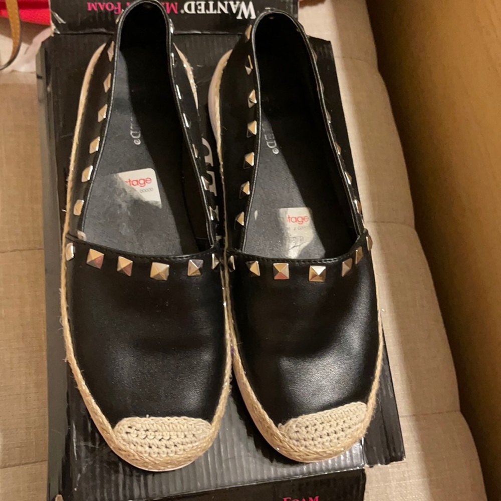 Beautiful women’s/junior shoes